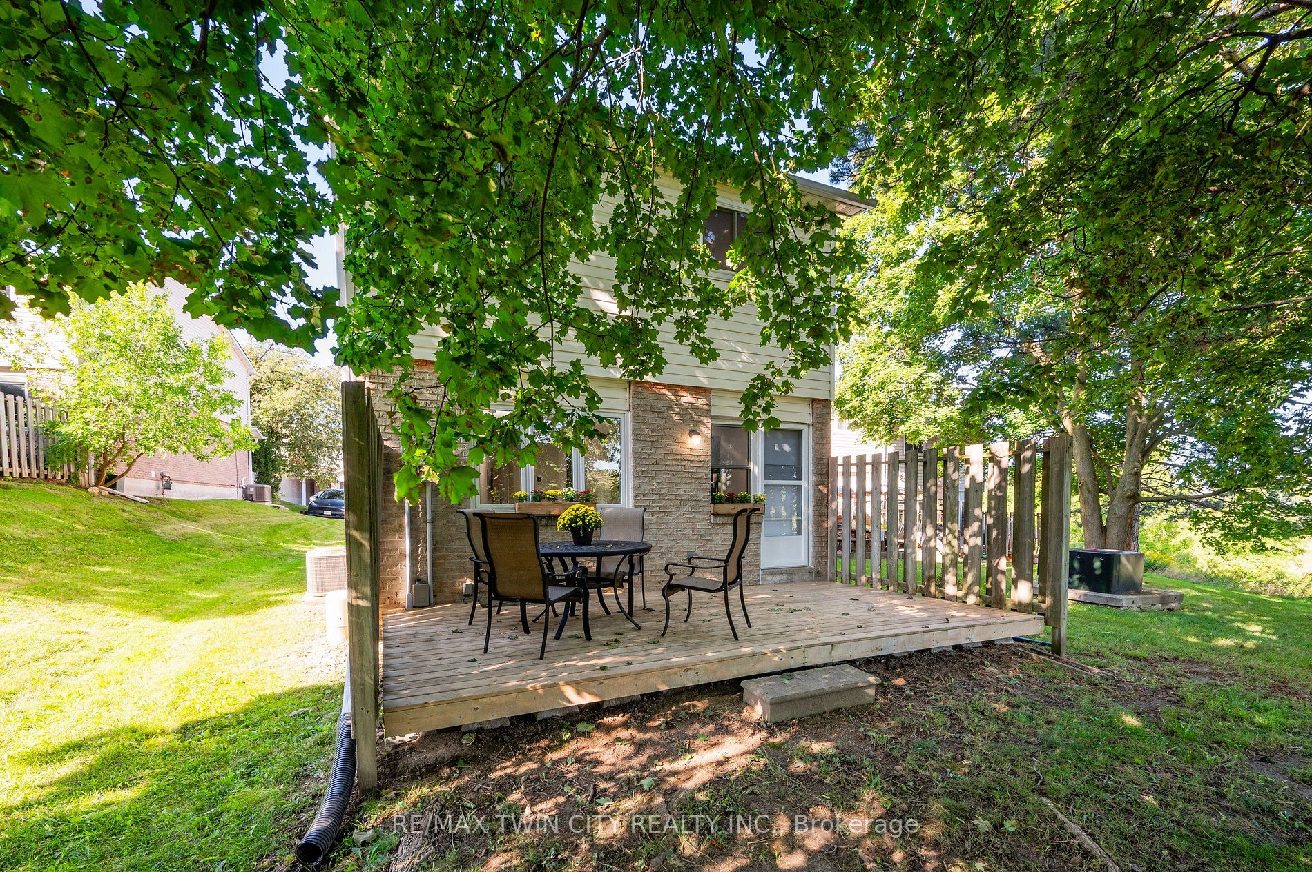 310E Bluevale St N, #310