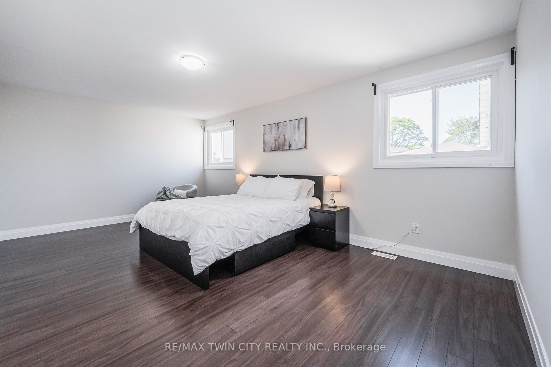 310E Bluevale St N, #310