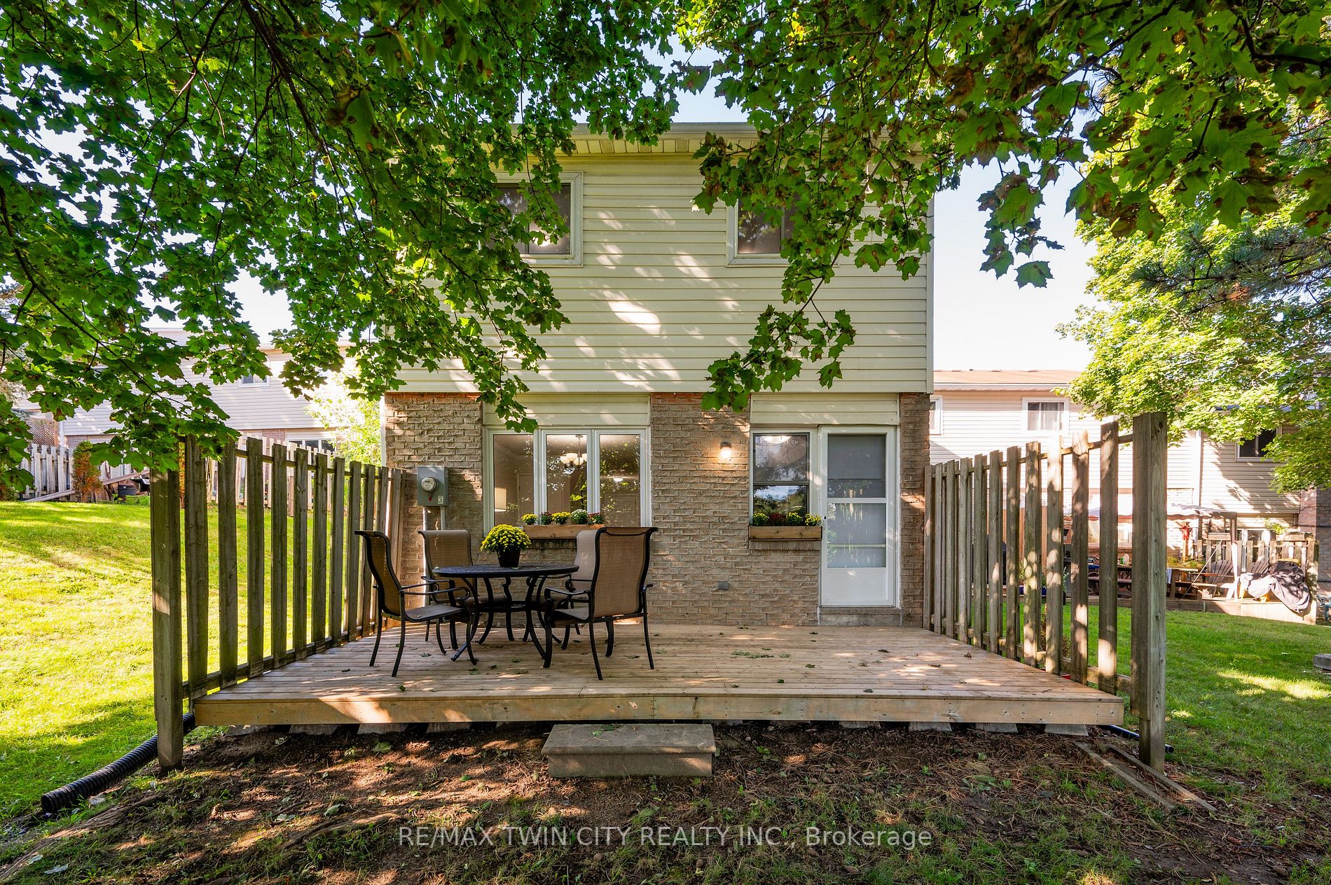 310E Bluevale St N, #310