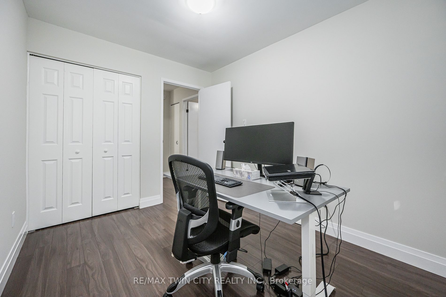 310E Bluevale St N, #310