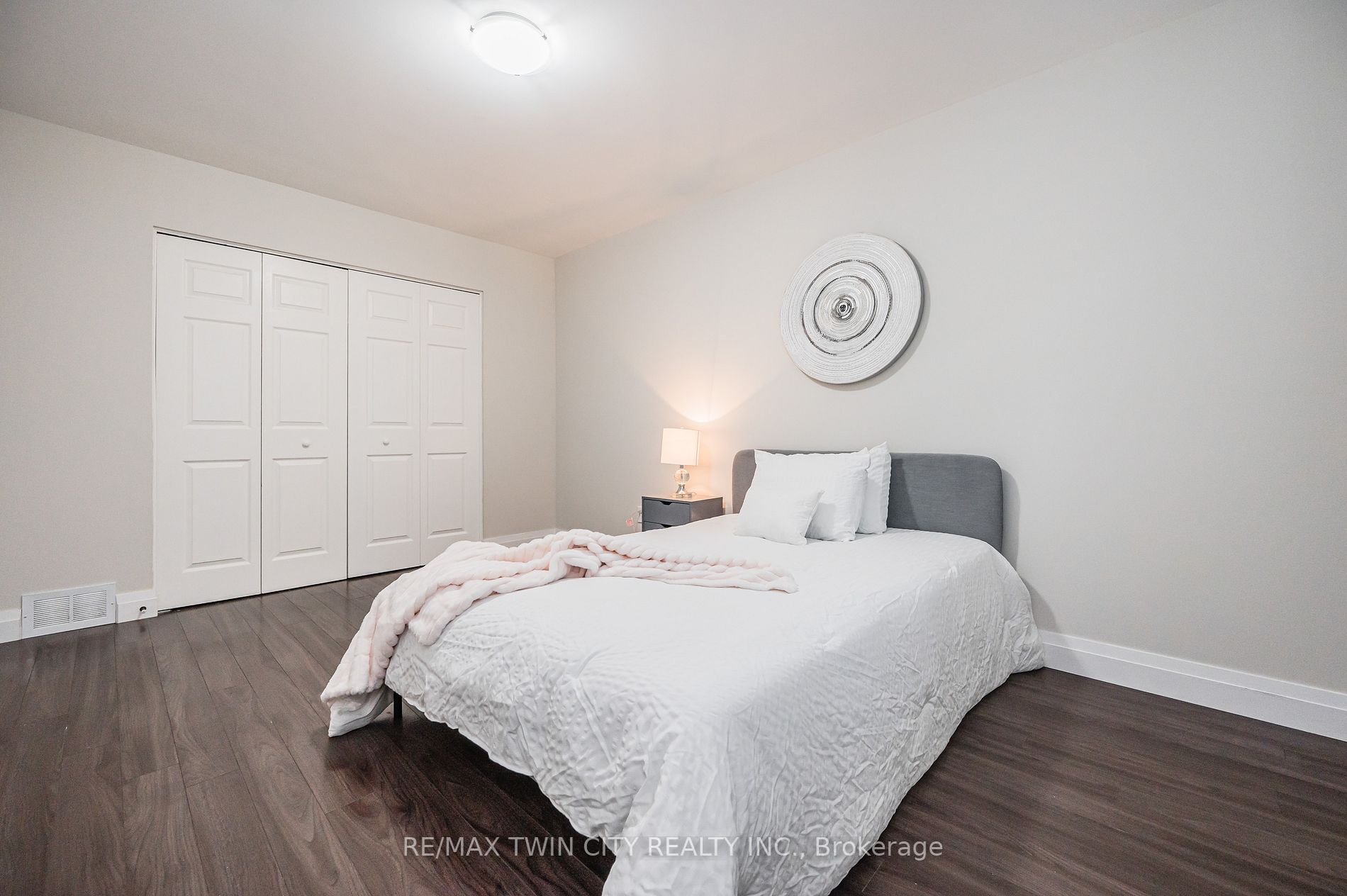 310E Bluevale St N, #310