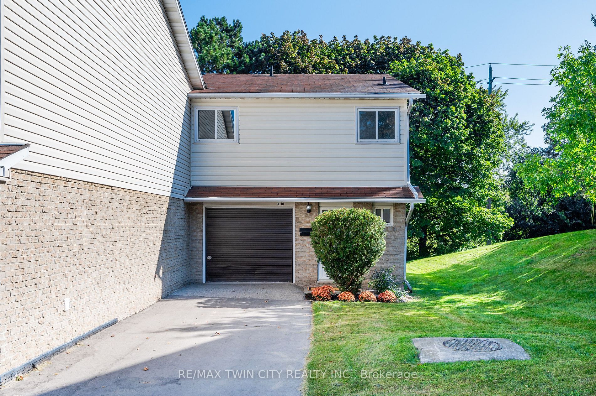 310E Bluevale St N, #310