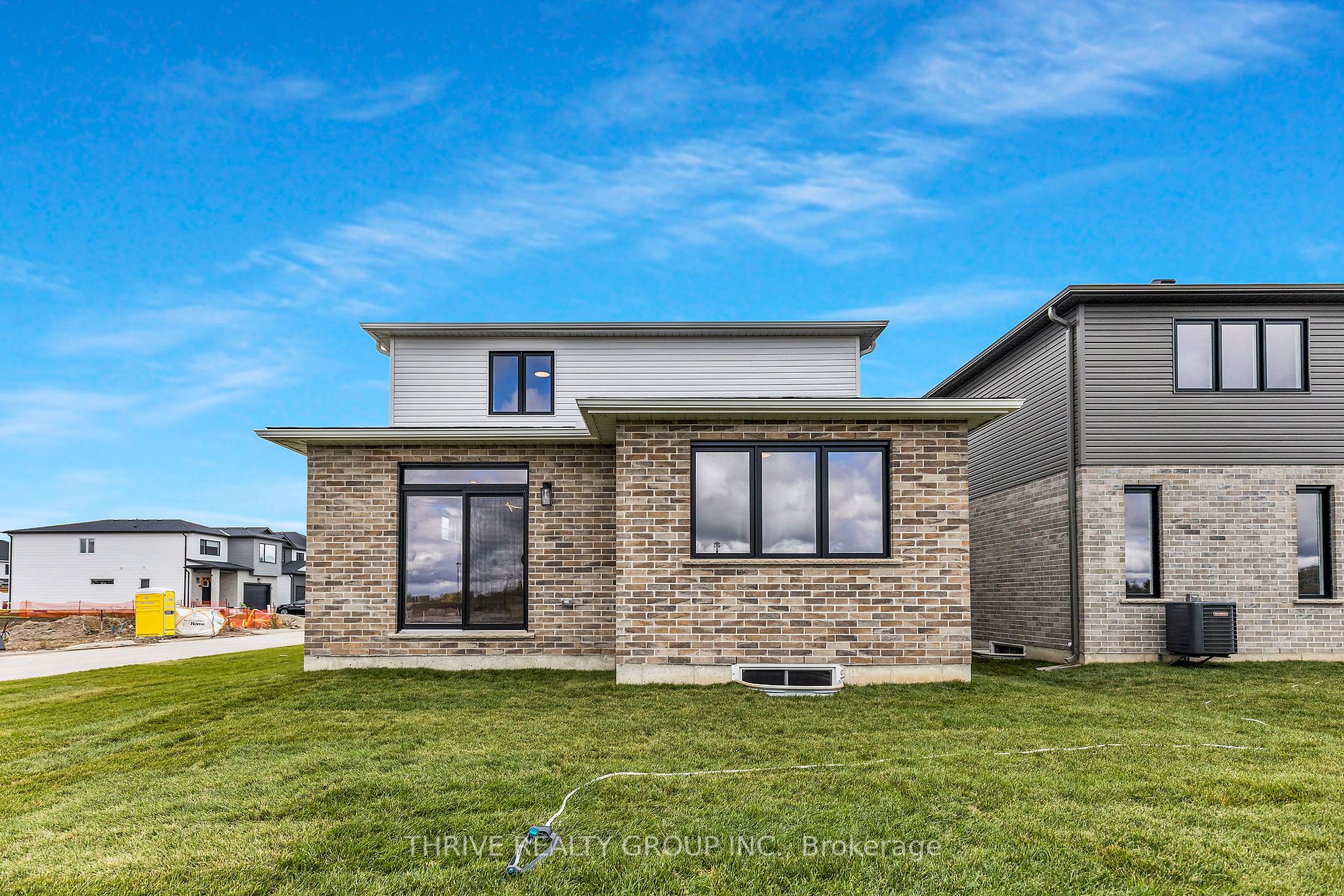 1454 Wright Cres