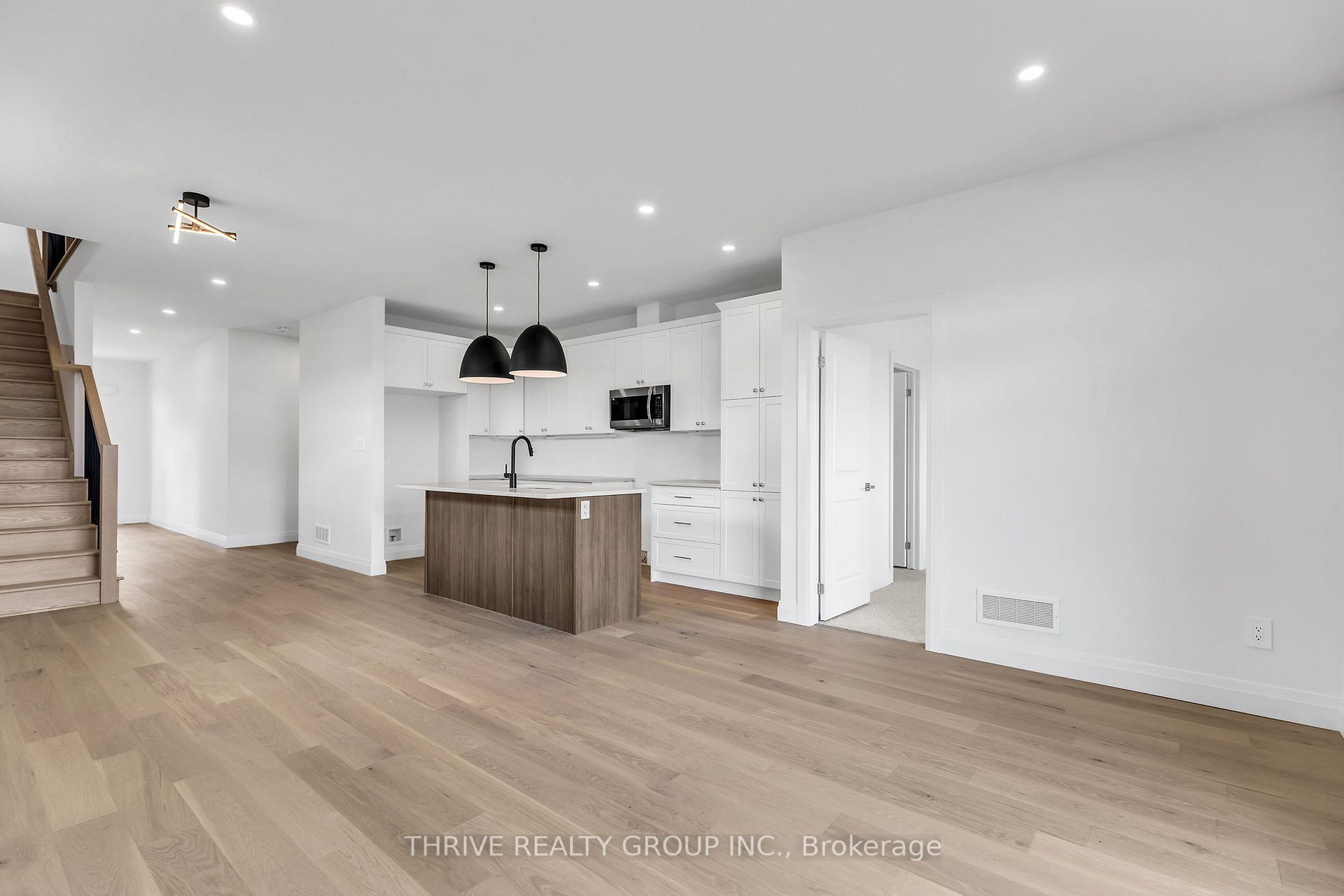 1454 Wright Cres