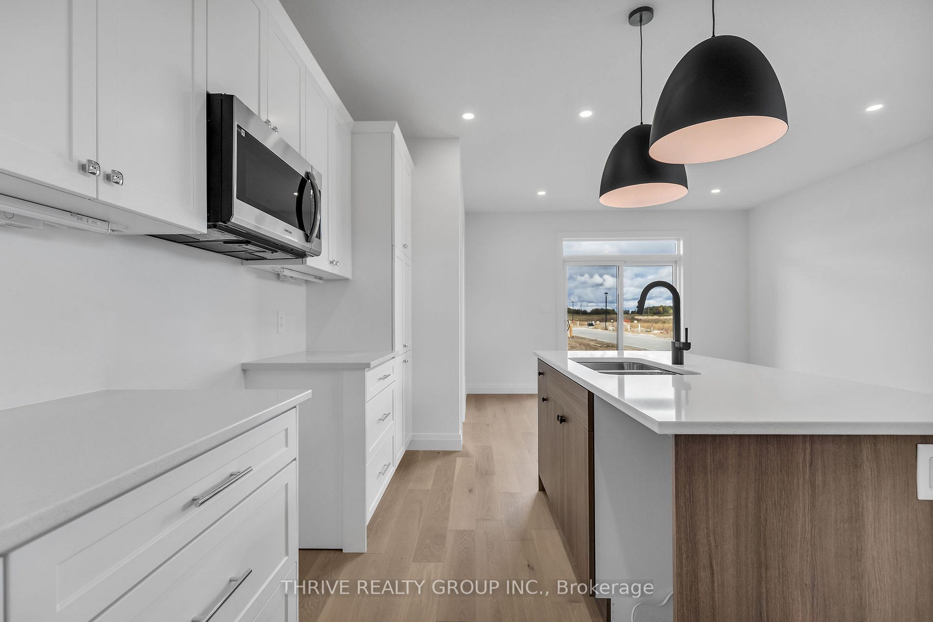 1454 Wright Cres