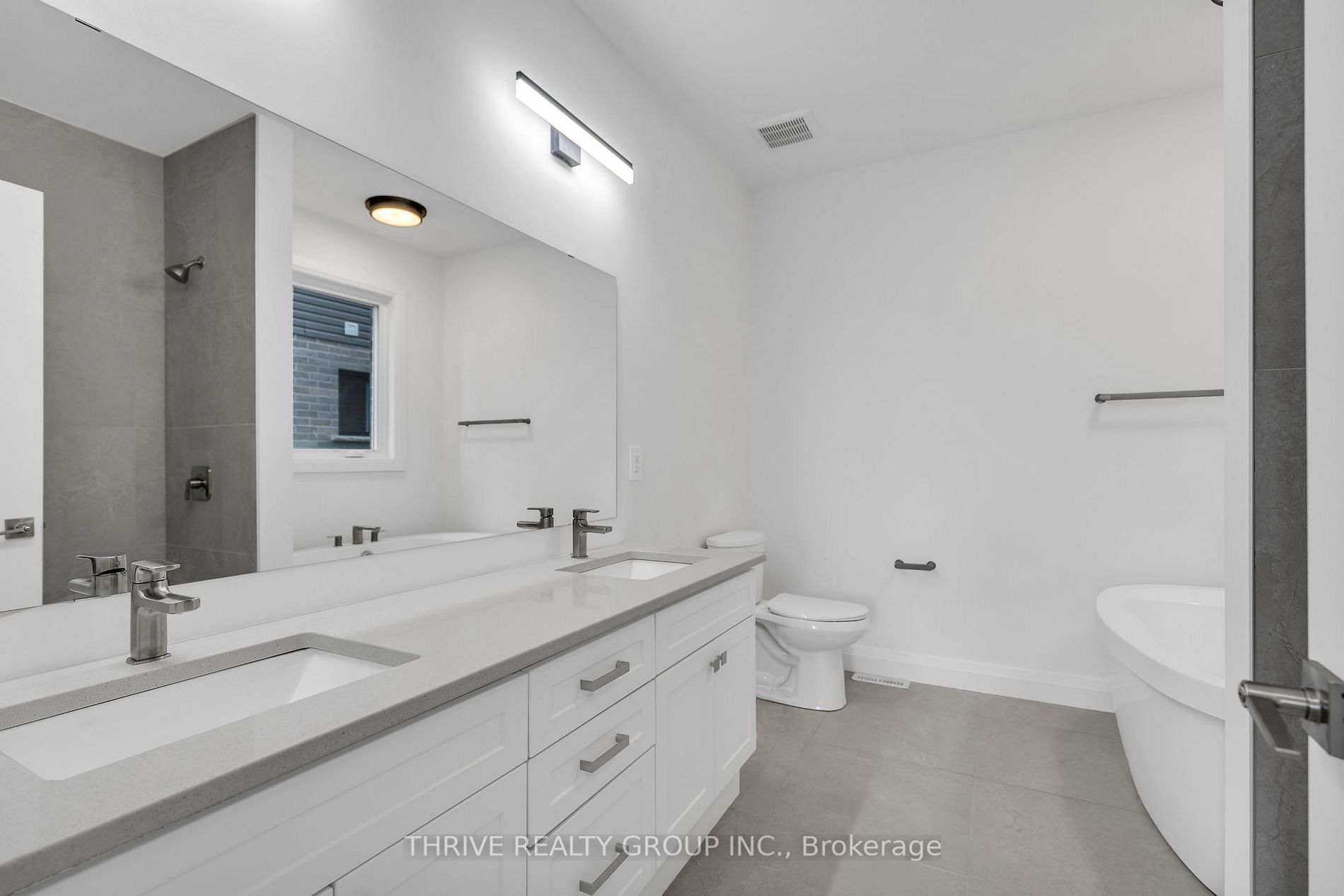 1454 Wright Cres