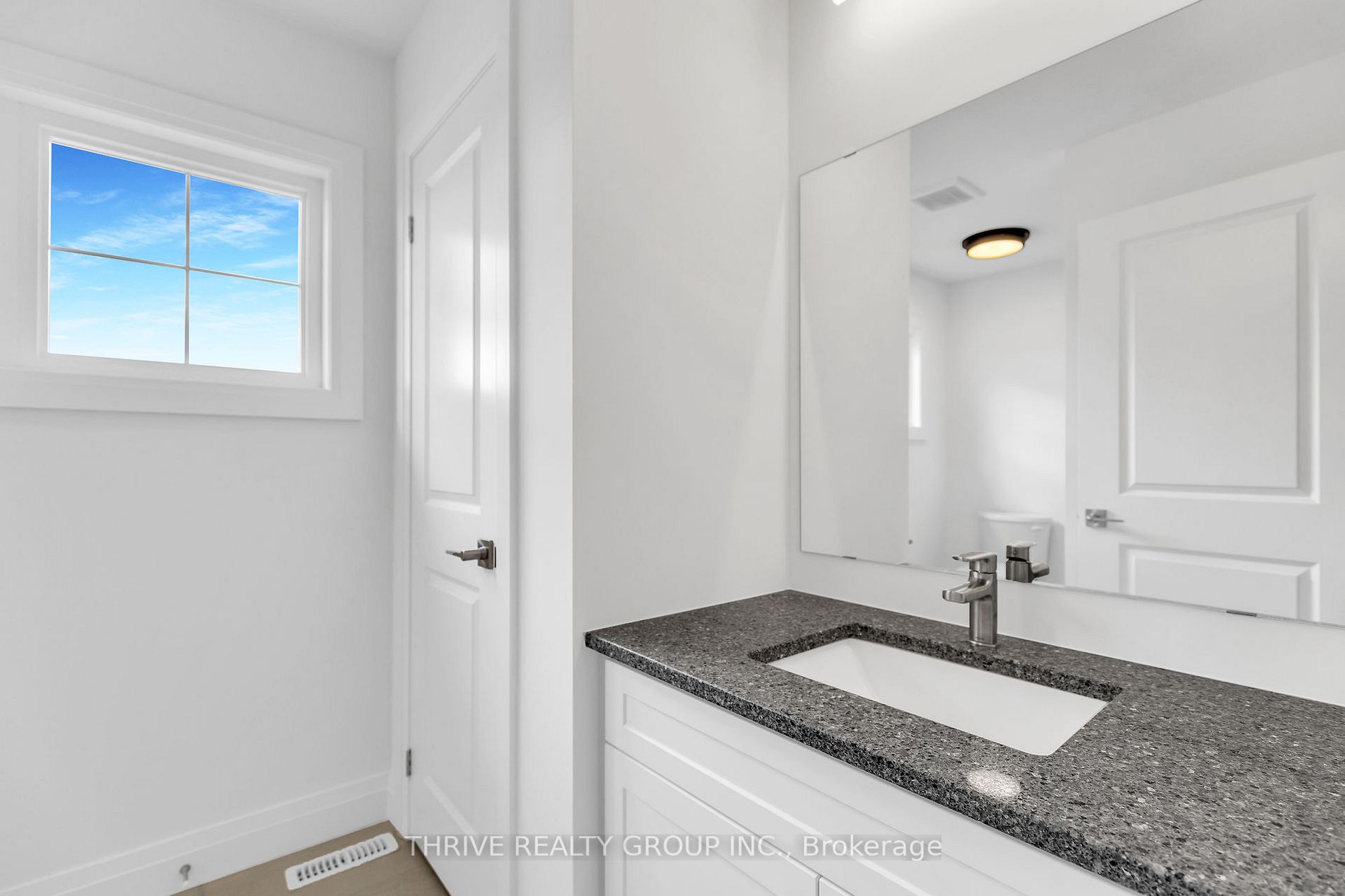 1454 Wright Cres