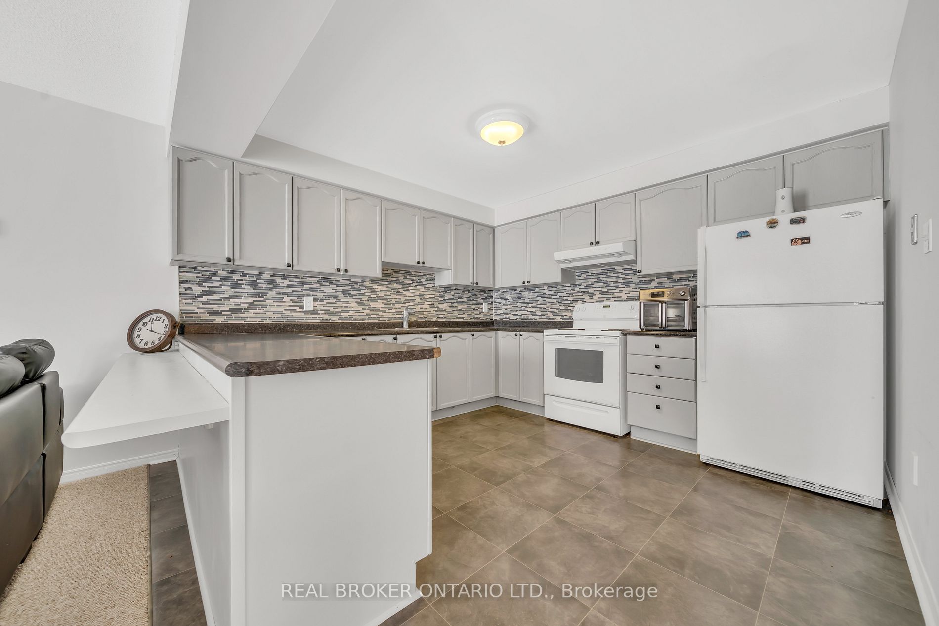456 Janefield Ave, #118