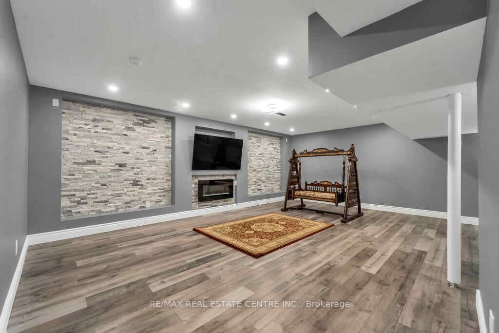 273 Seabrook Dr