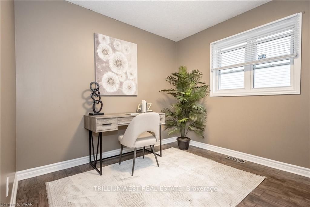 74 Dyer Crt