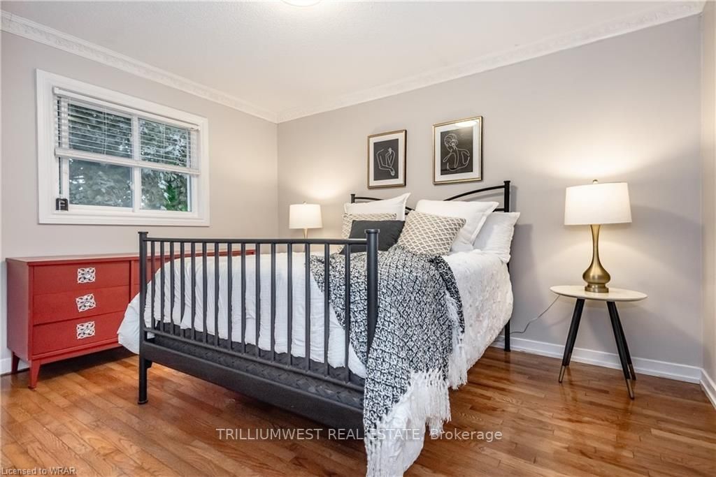 74 Dyer Crt