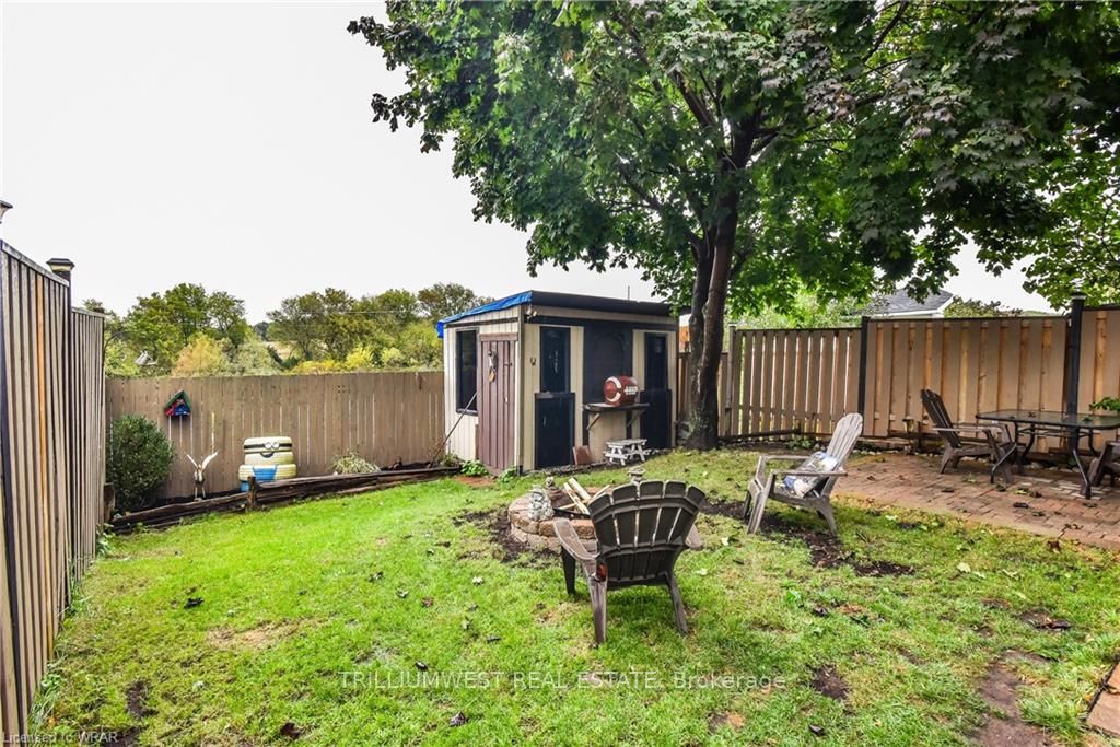 74 Dyer Crt