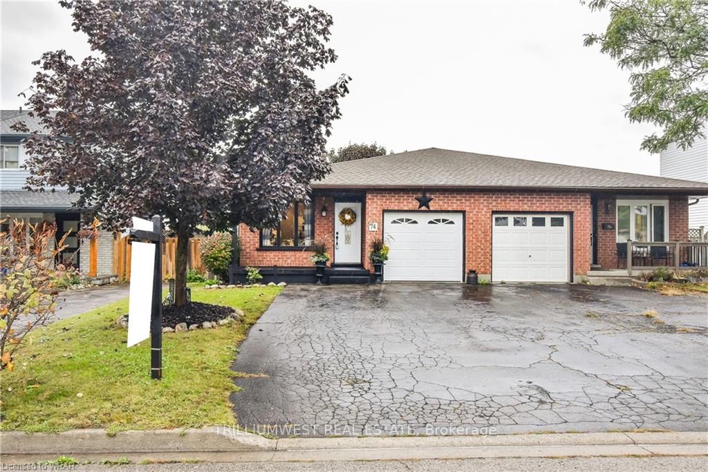 74 Dyer Crt