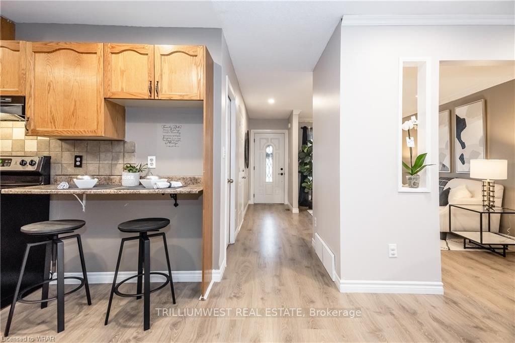 74 Dyer Crt