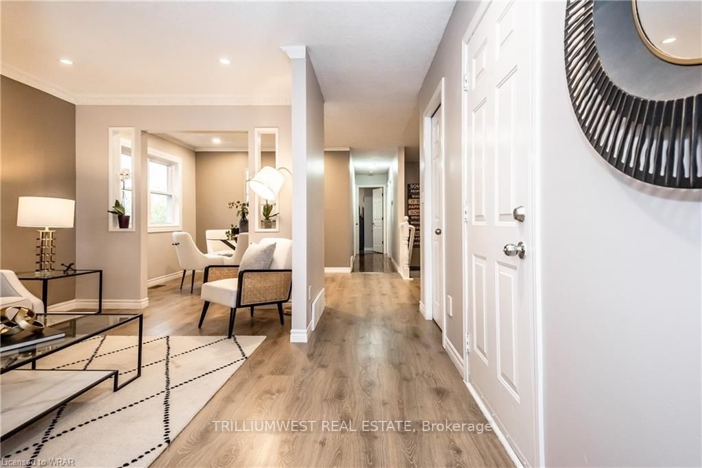 74 Dyer Crt