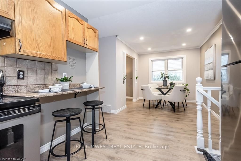 74 Dyer Crt