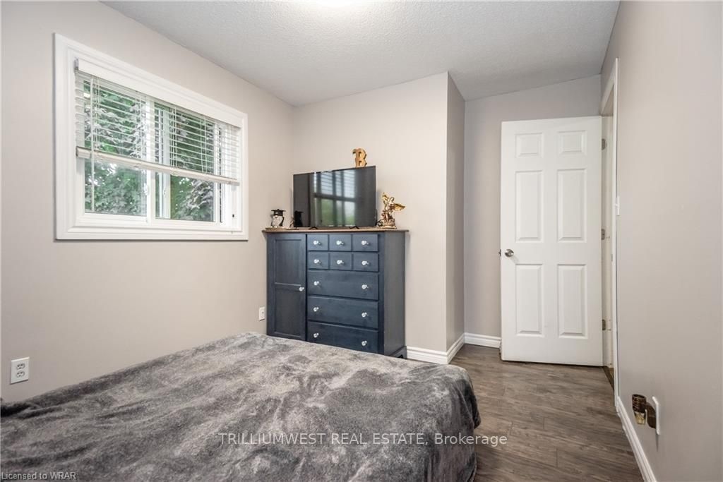 74 Dyer Crt