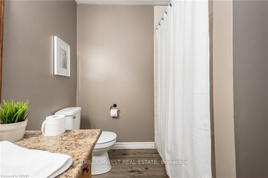74 Dyer Crt