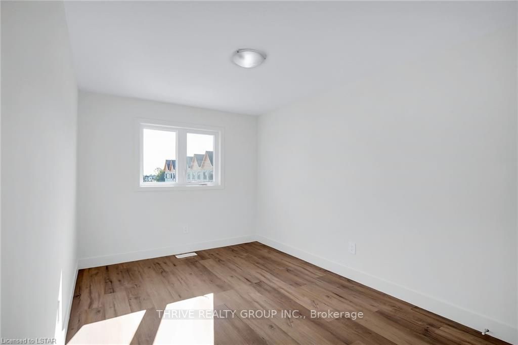 1595 Capri Cres, #40