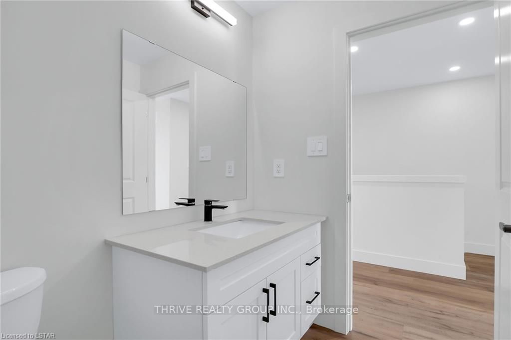 1595 Capri Cres, #40