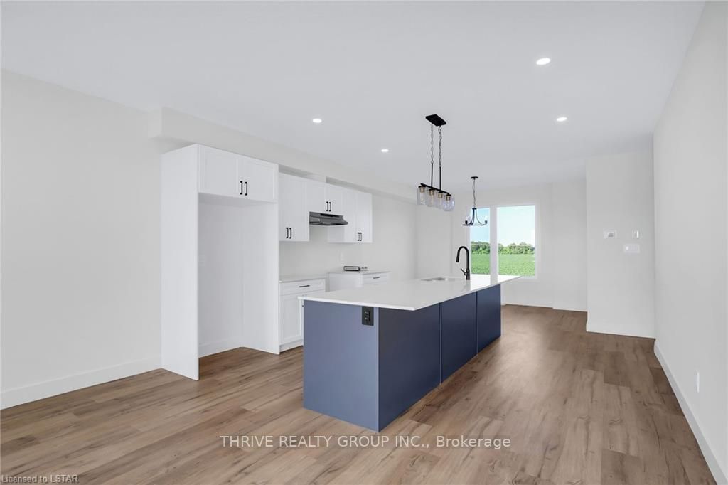 1595 Capri Cres, #40