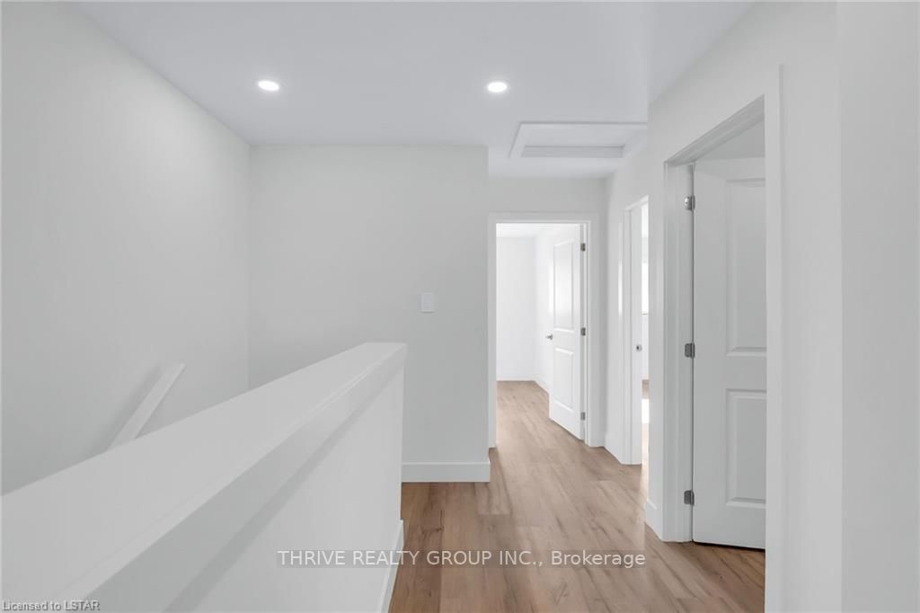 1595 Capri Cres, #40