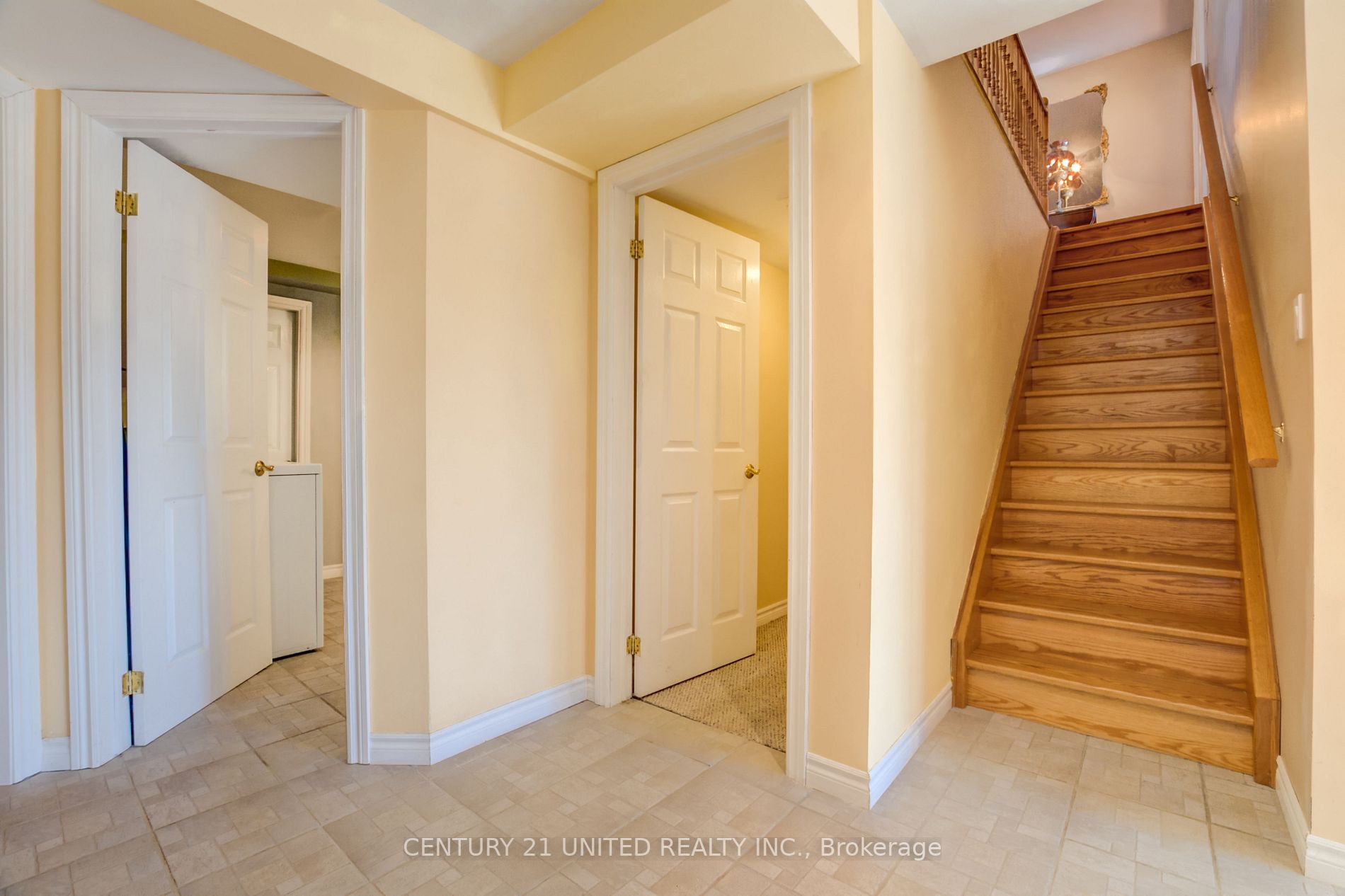 35 Applewood Dr
