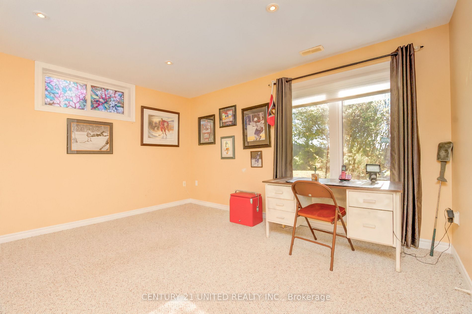 35 Applewood Dr