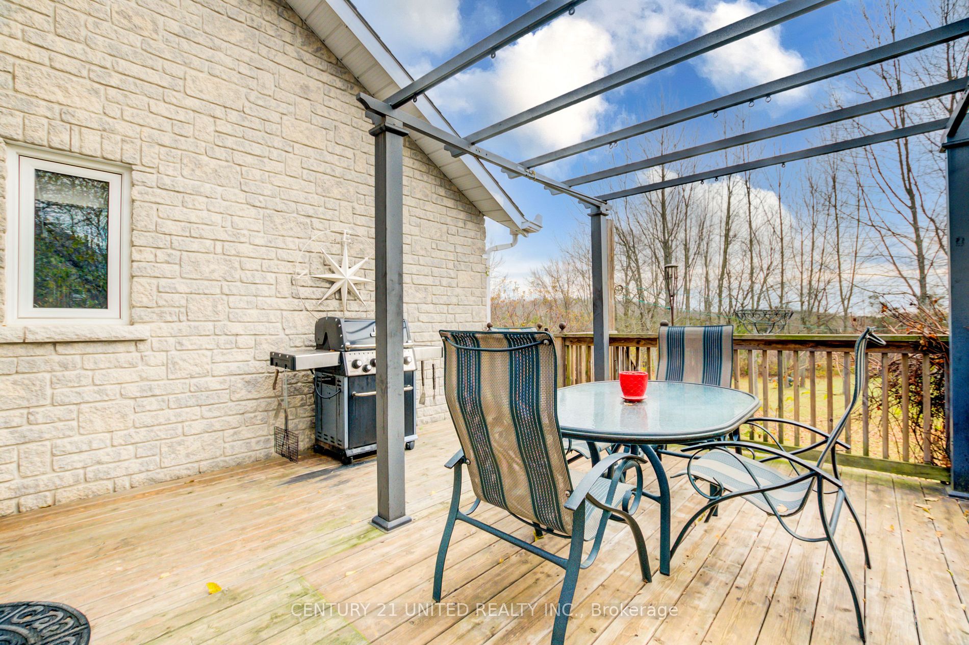 35 Applewood Dr