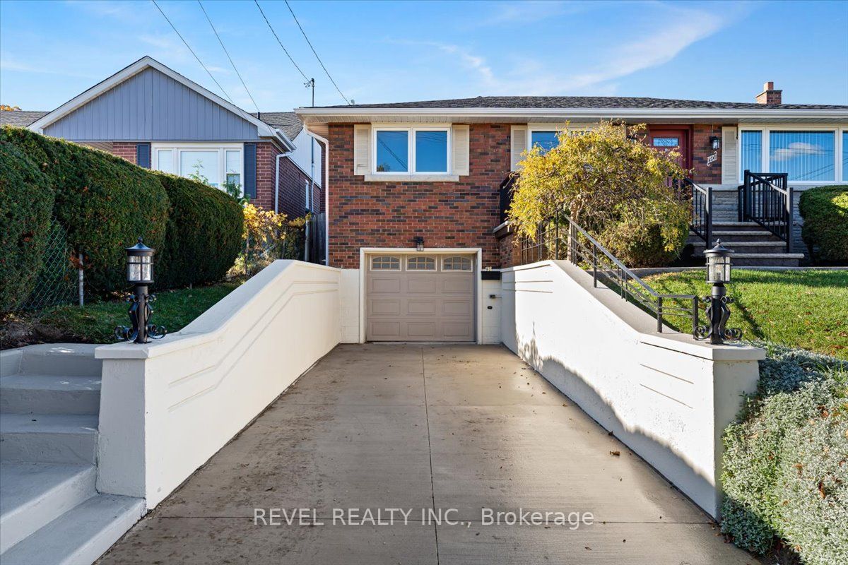 90 Ferndale Ave