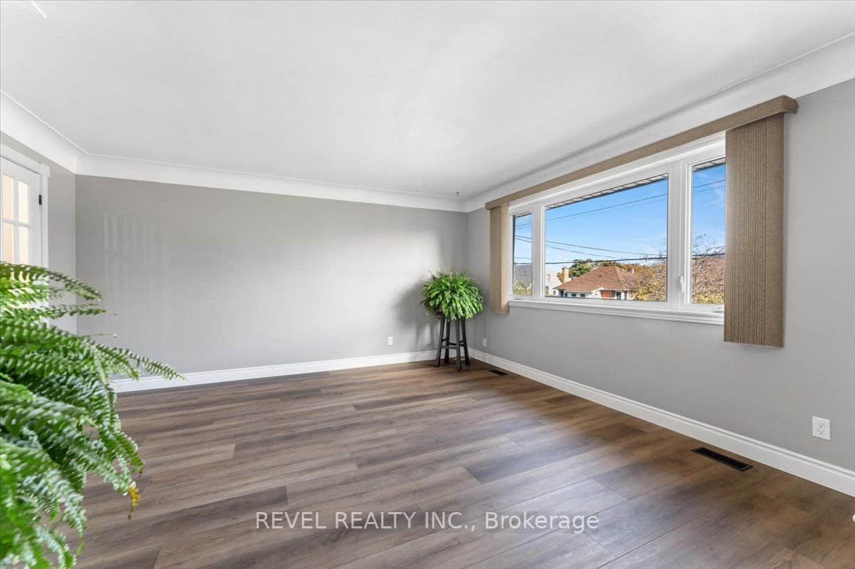 90 Ferndale Ave