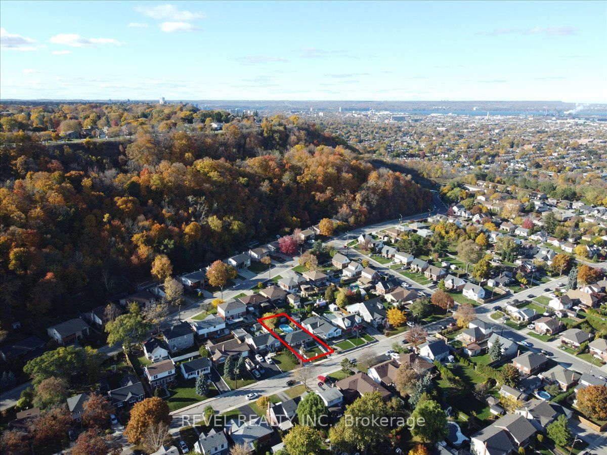 90 Ferndale Ave