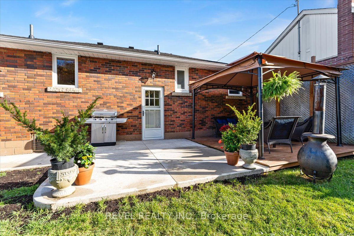 90 Ferndale Ave