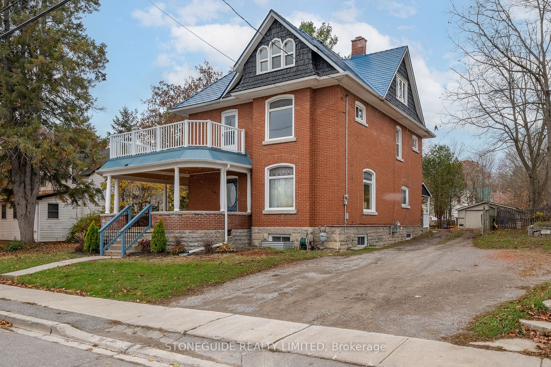 144 Queen St