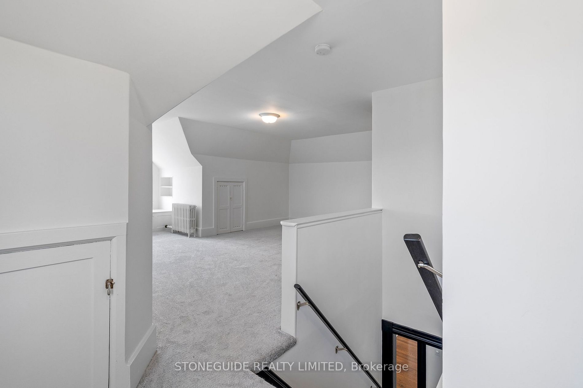144 Queen St