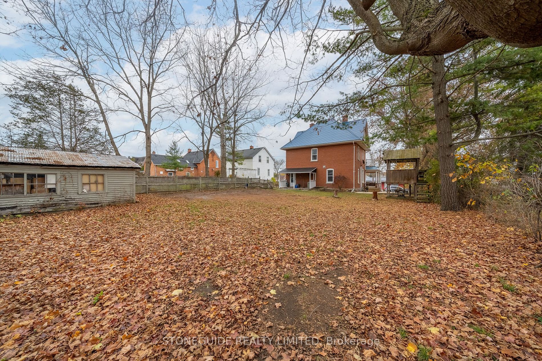 144 Queen St
