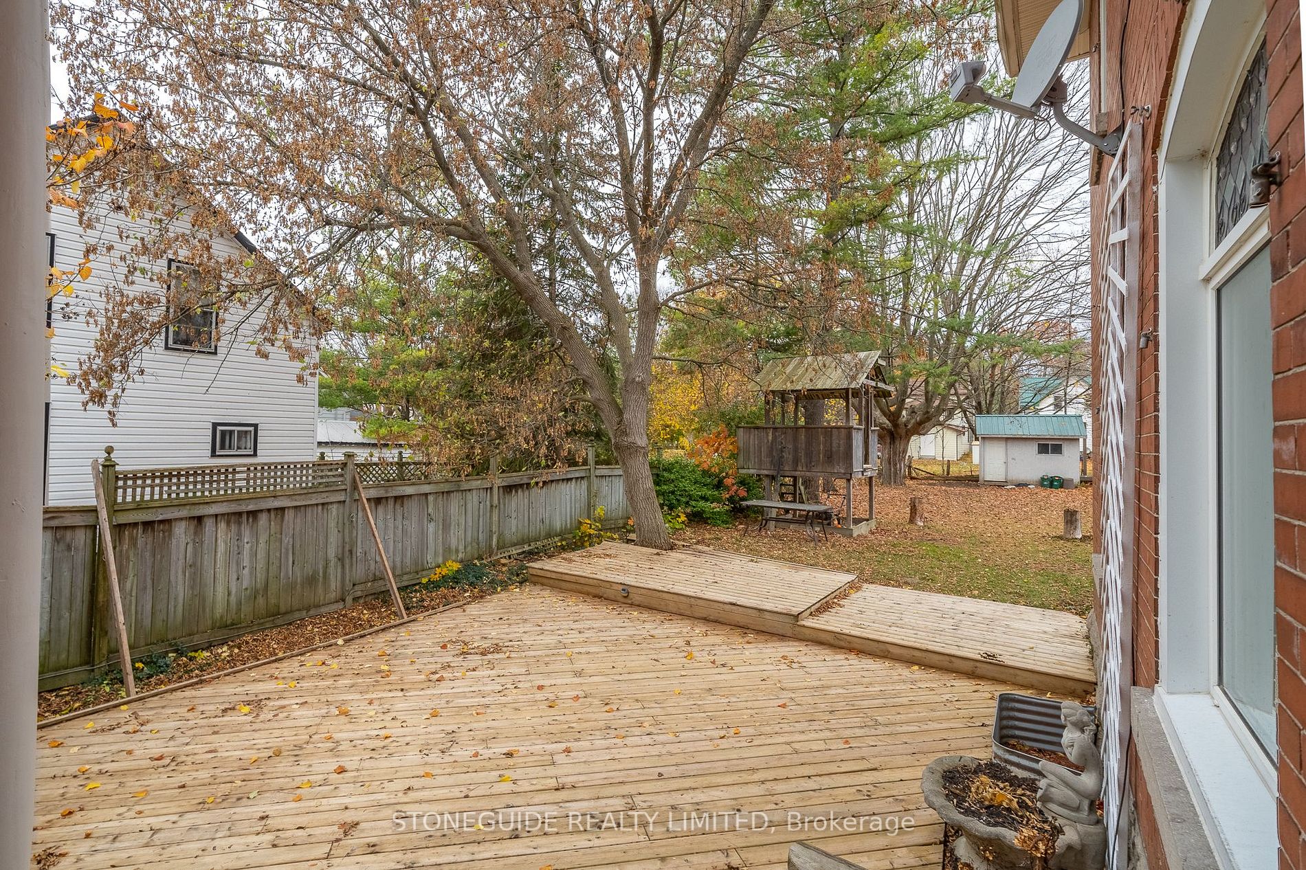 144 Queen St