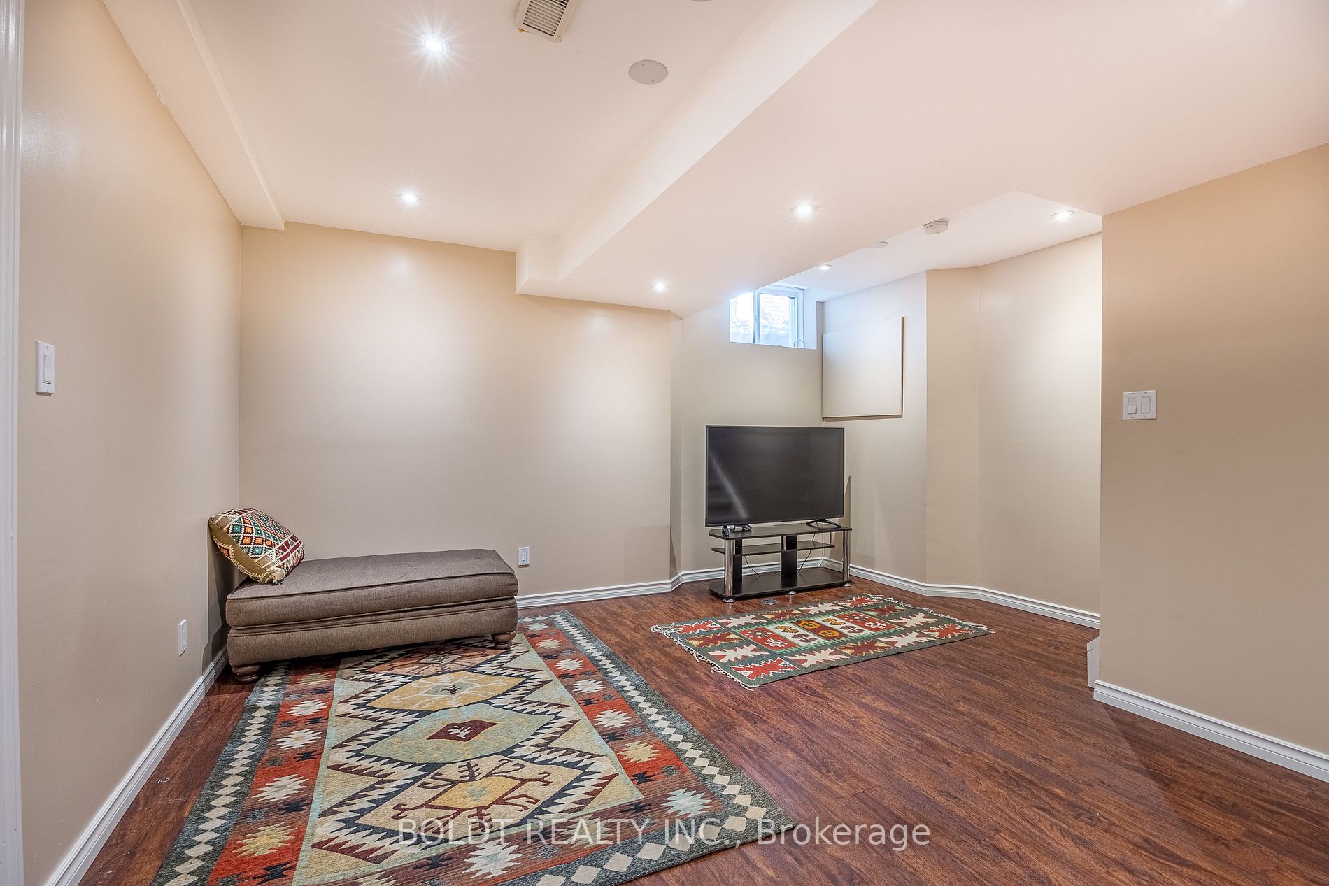 16 A Brown Dr