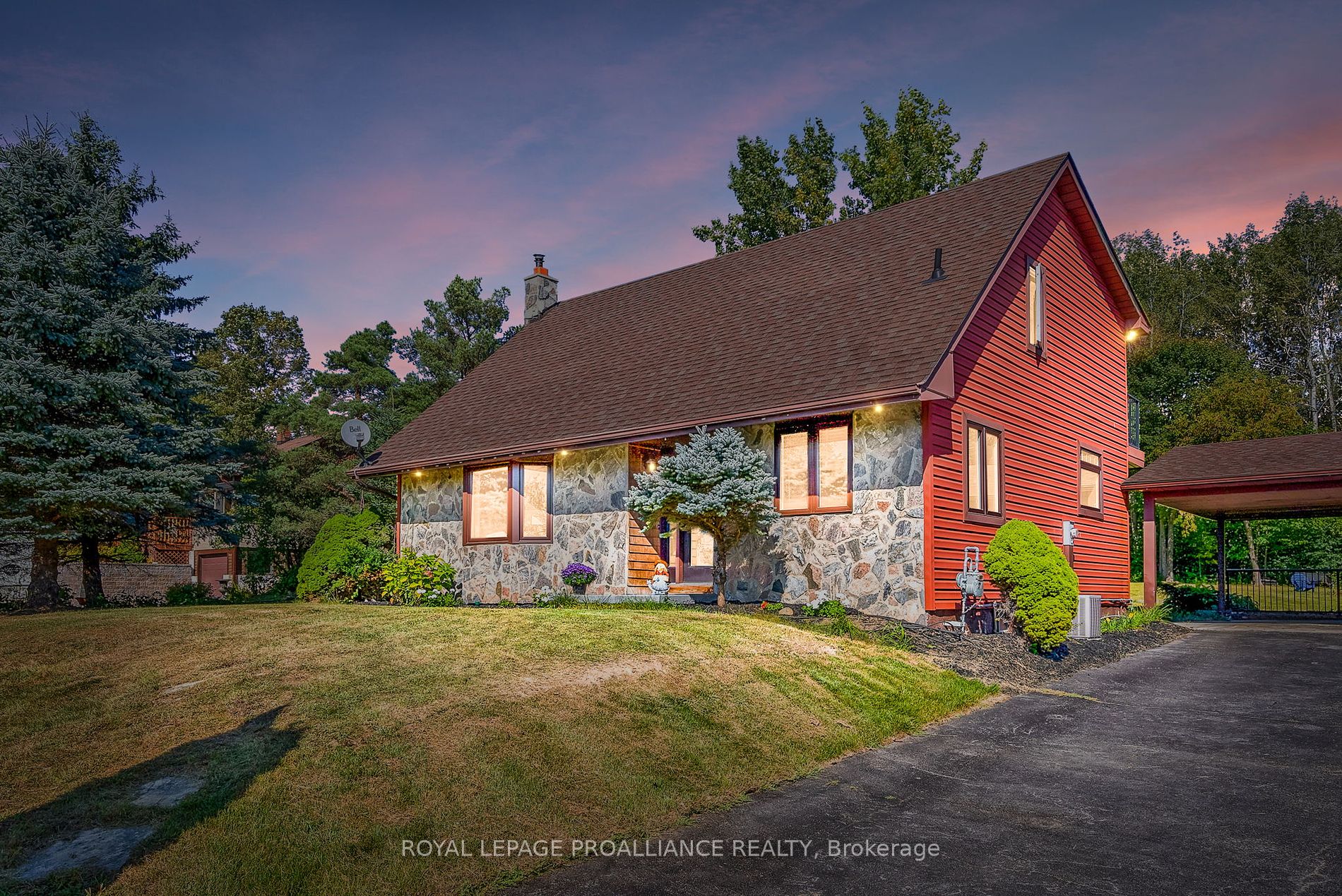 2493 Castle Hill Dr