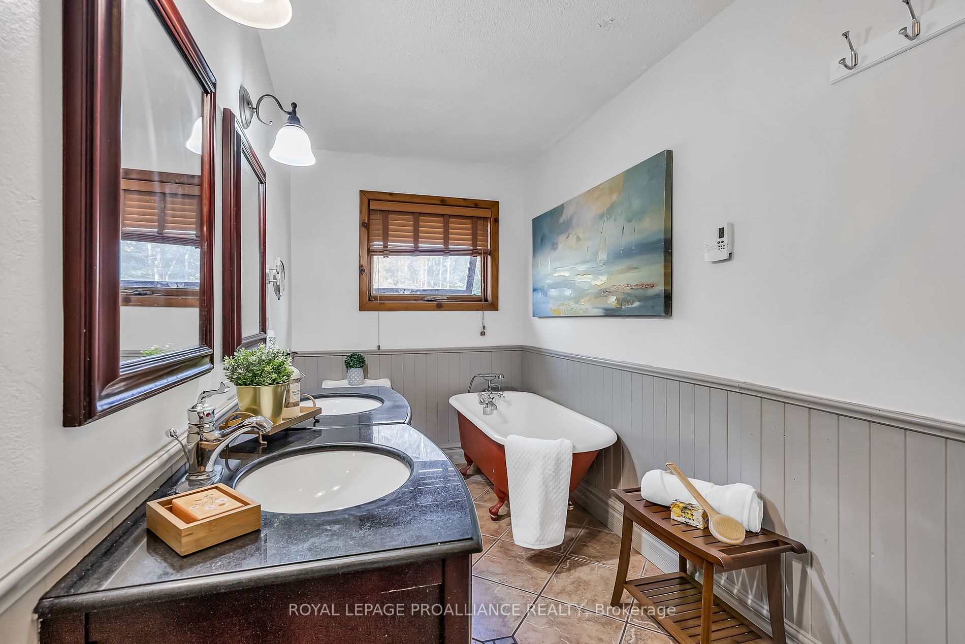 2493 Castle Hill Dr