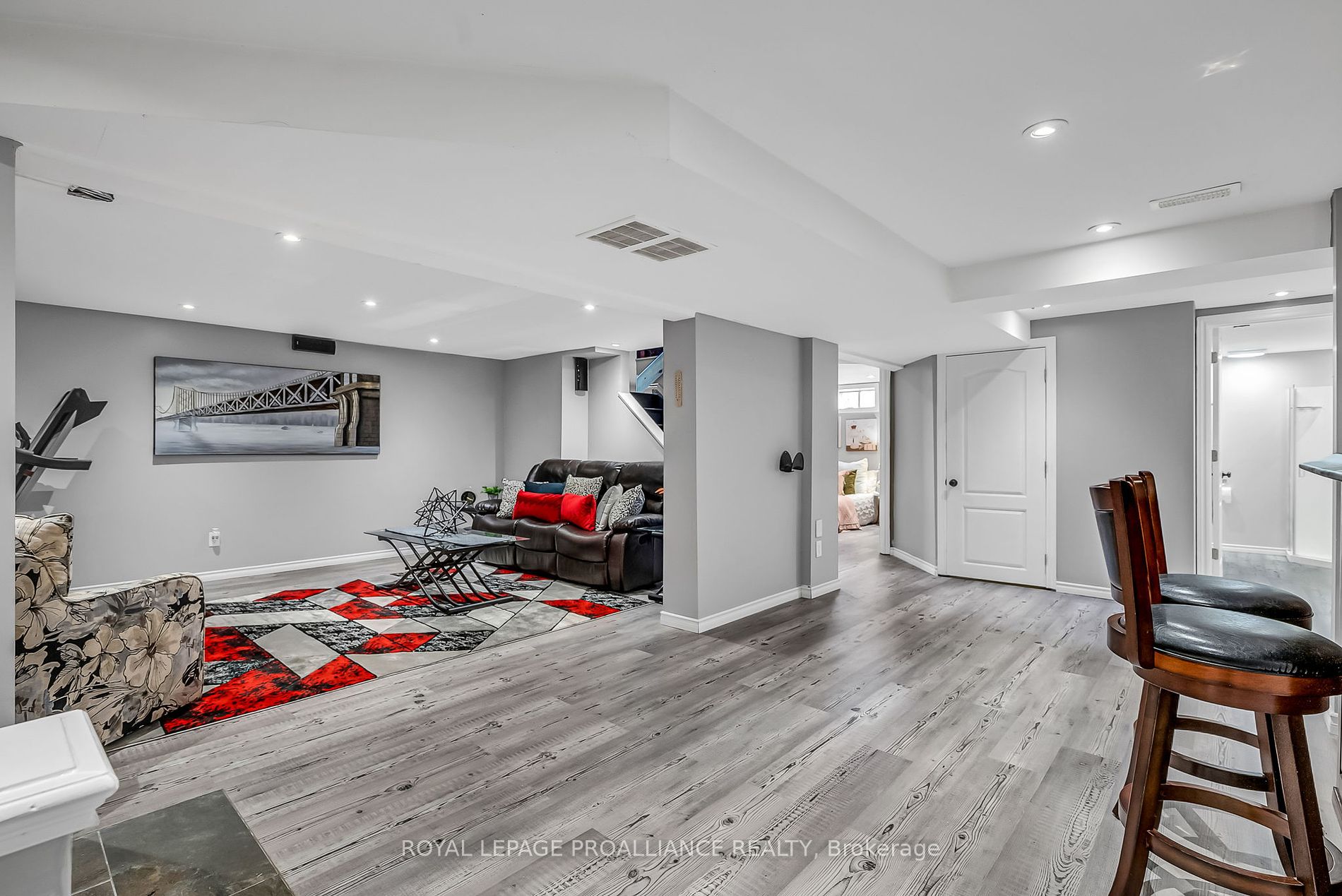2493 Castle Hill Dr