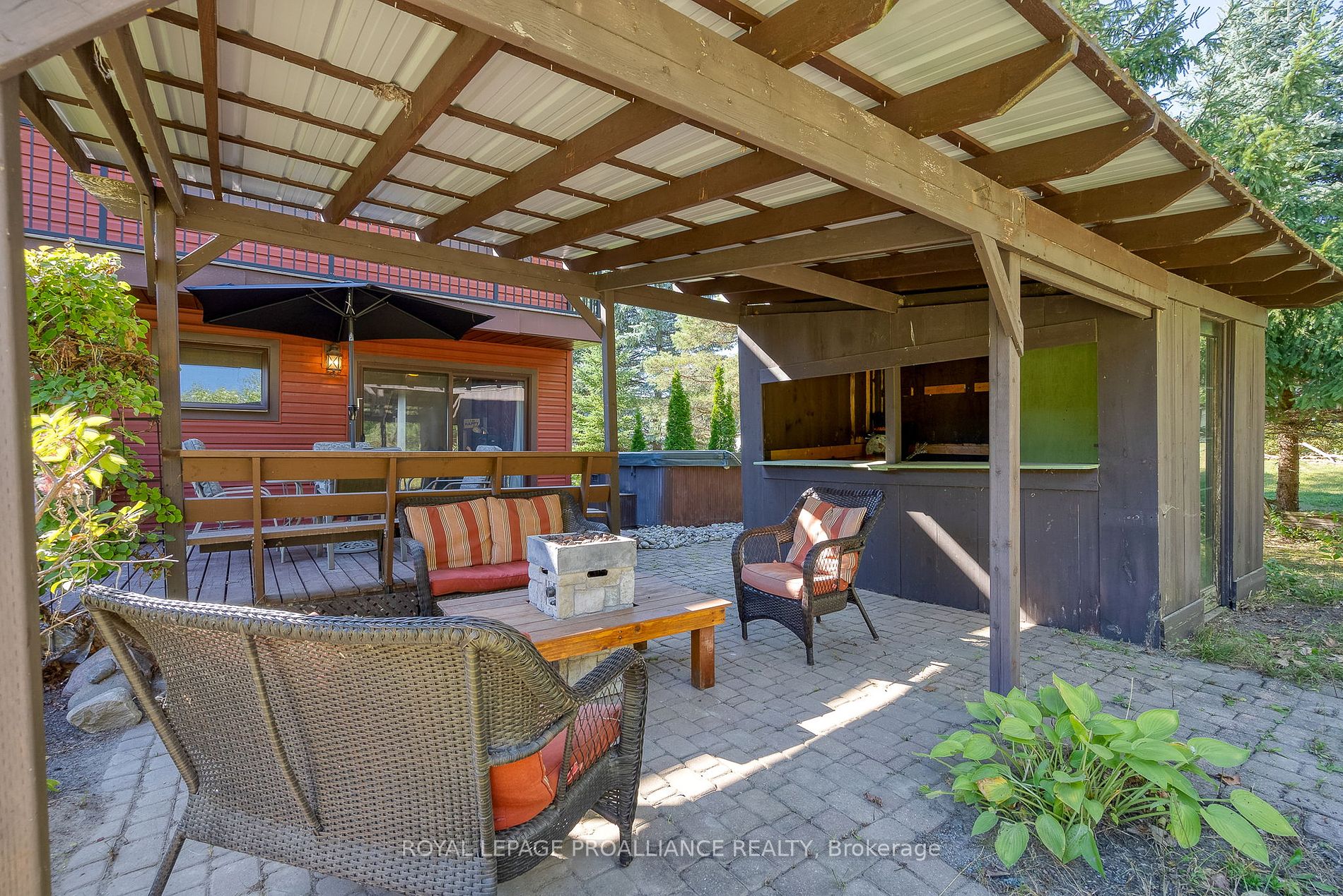 2493 Castle Hill Dr