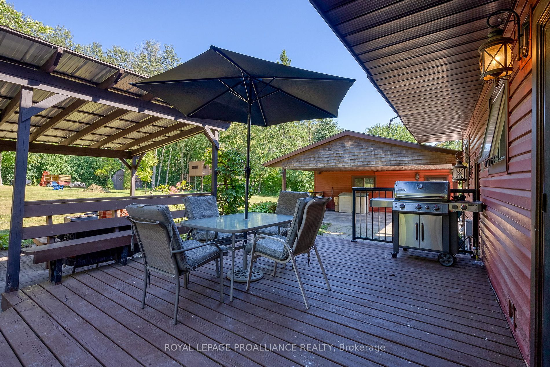 2493 Castle Hill Dr