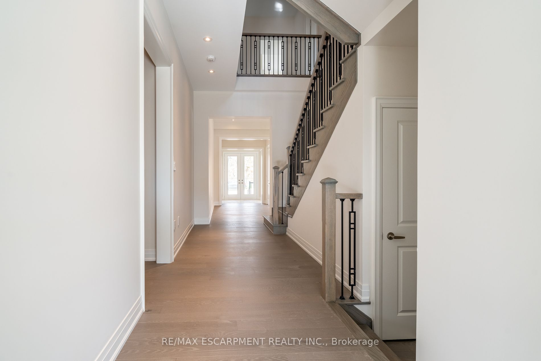 94 Smokey Hollow Pl