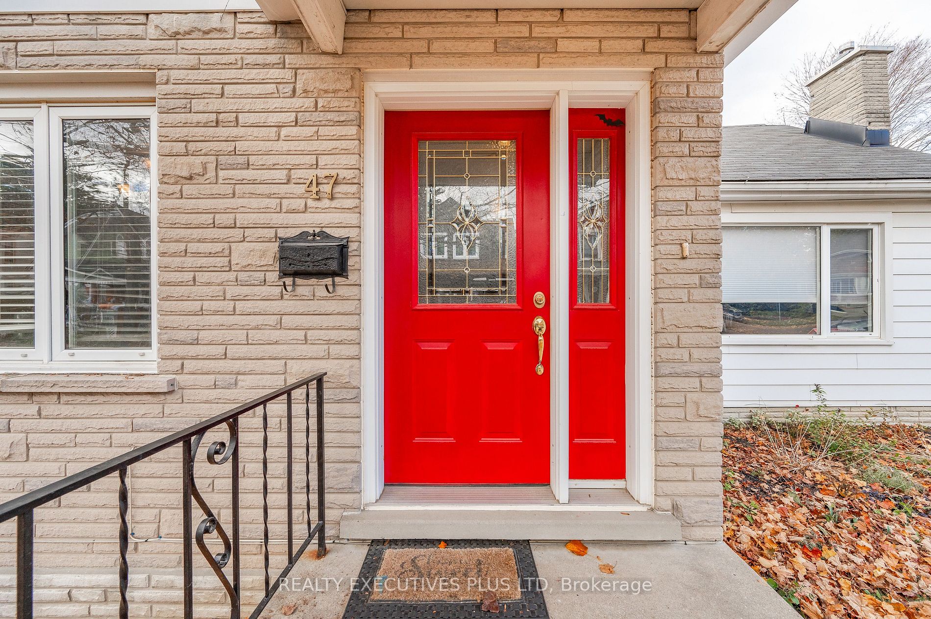 47 Division St
