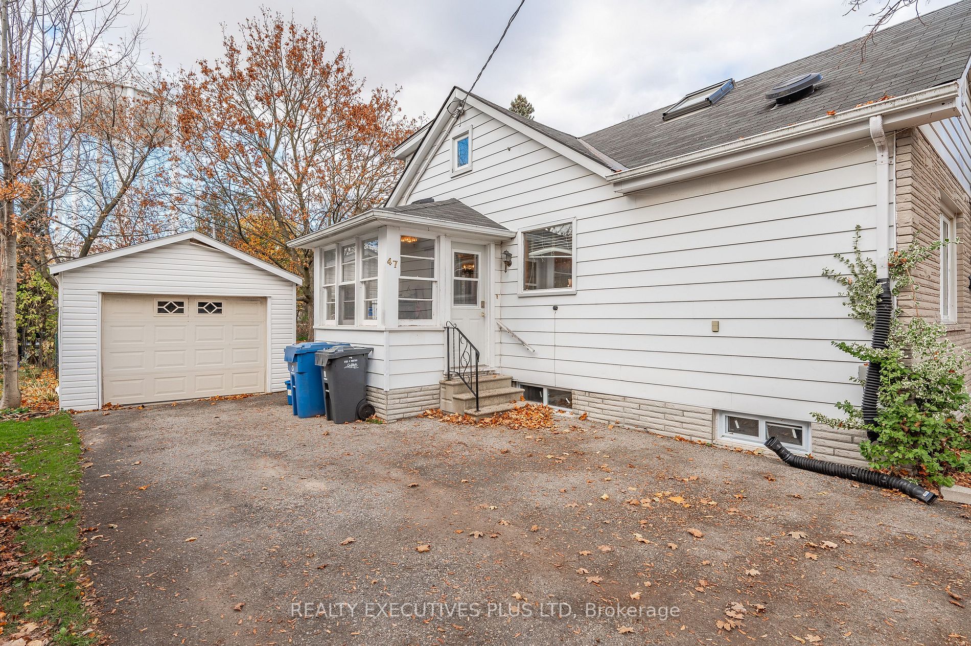 47 Division St