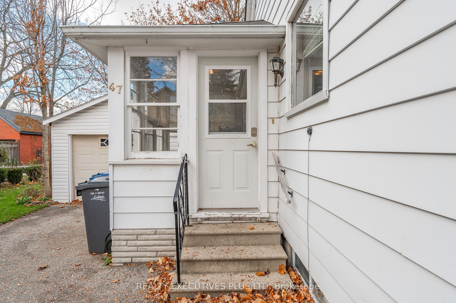 47 Division St