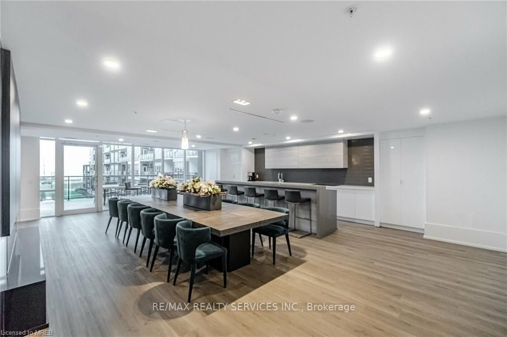 16 Concord Pl, #130
