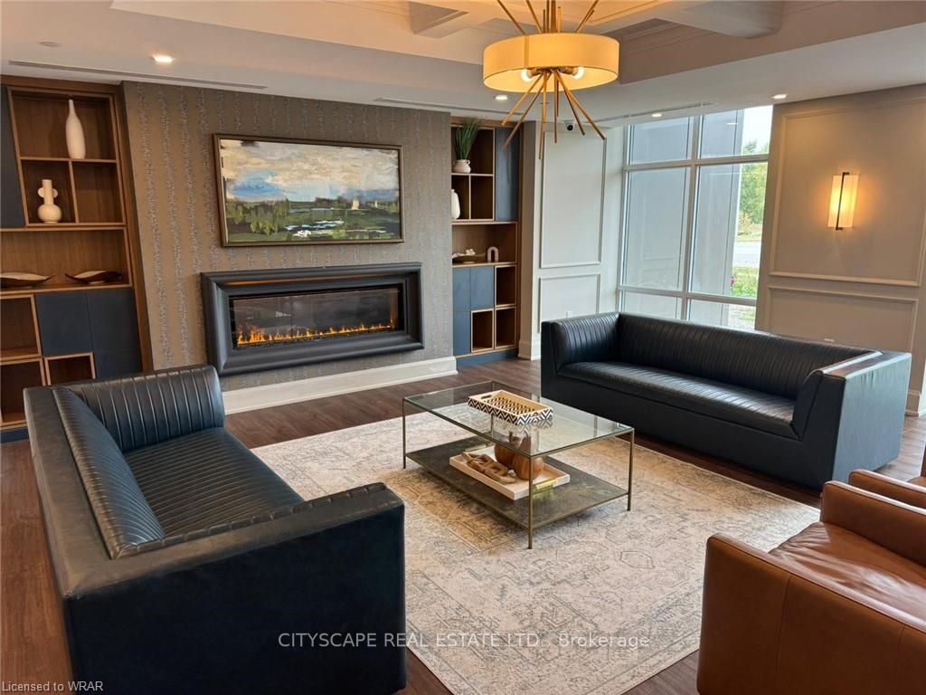 460 Dundas St, #902