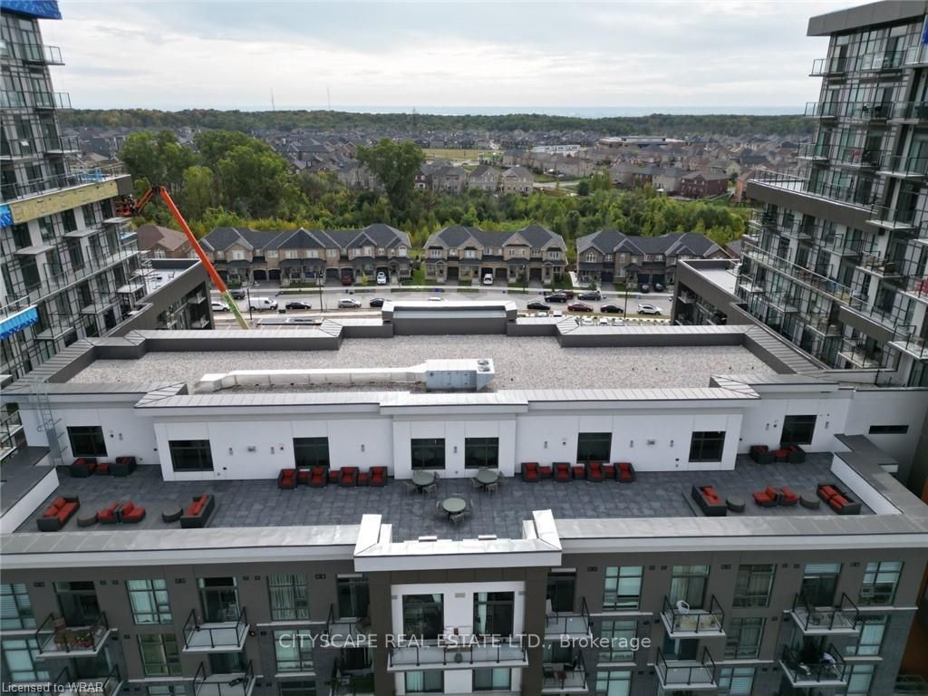 460 Dundas St, #902